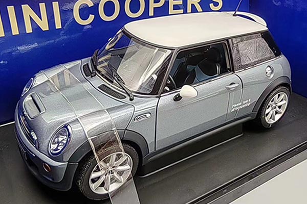 Mini Cooper S Hatchback Diecast Car Model 1:18 Scale Gray