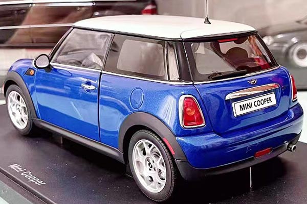 2008 Mini Cooper Hatchback R56 Diecast Car Model 1:18 Scale Blue [SD05H051]