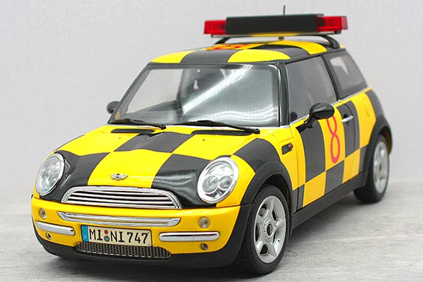 Mini Cooper S Hatchback Diecast Car Model 1:18 Scale Yellow