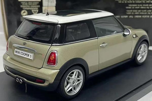 Mini Cooper S Hatchback Diecast Car Model 1:18 Scale [SD05H054]