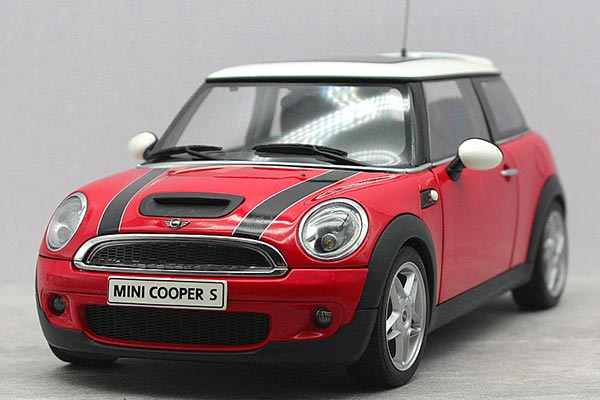 Mini Cooper S Hatchback Diecast Car Model 1:18 Scale