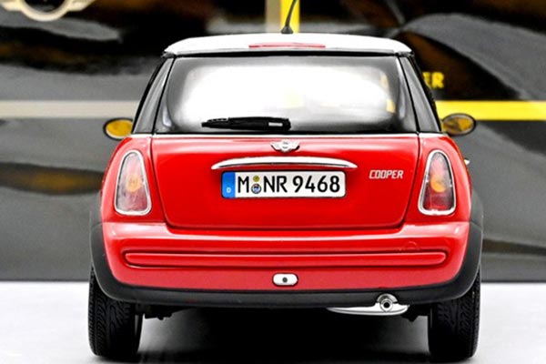 Mini Cooper Hatchback Diecast Car Model 1:18 Scale Red [SD05H057]