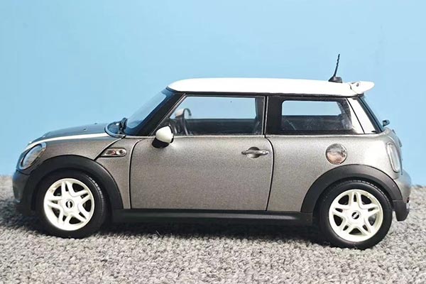 Mini Cooper S Hatchback R56 Diecast Car Model 1:18 Scale Gray [SD05H058]