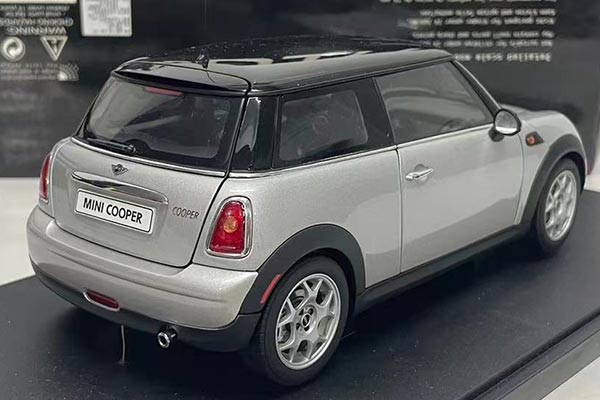 2008 Mini Cooper Hatchback R56 Diecast Model 1:18 Scale Silver [SD05H062]