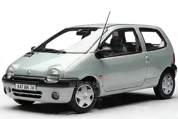 1998 Renault Twingo Hatchback Diecast Model 1:18 Scale Silver