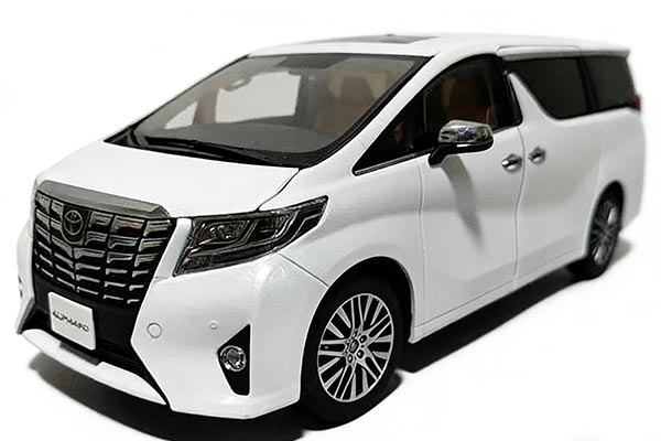 2015 Toyota Alphard MPV Diecast Model 1:18 Scale White