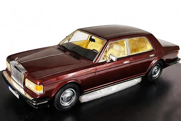 Rolls-Royce Silver Shadow Diecast Model 1:18 Scale Wine Red