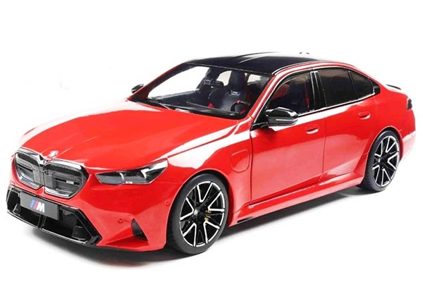 2025 BMW M5 Sedan G90 Diecast Car Model 1:18 Scale