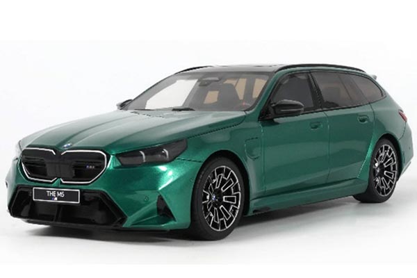 2025 BMW M5 Touring G99 Resin Car Model 1:18 Scale Green