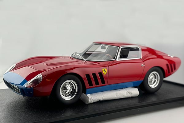1965 Ferrari 250 GT Resin Car Model 1:18 Scale Red