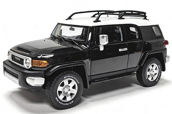Toyota FJ Cruiser SUV Diecast Model 1:18 Scale Black
