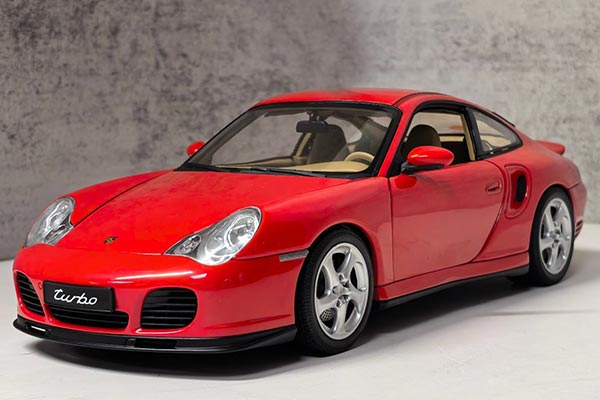 Porsche 911 (996) Turbo Diecast Car Model 1:18 Scale Red