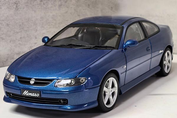 Holden Monaro CV8 Diecast Car Model 1:18 Scale Blue