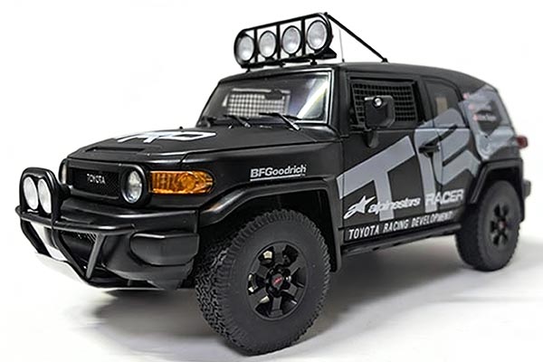 Toyota FJ Cruiser Diecast Model 1:18 Scale Black