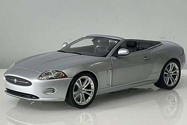 2006 Jaguar XK Convertible Diecast Car Model 1:18 Scale Silver