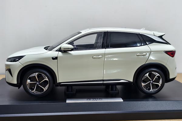 2025 BYD Yuan Plus SUV Diecast Model 1:18 Scale Creamy White [SD05H295]