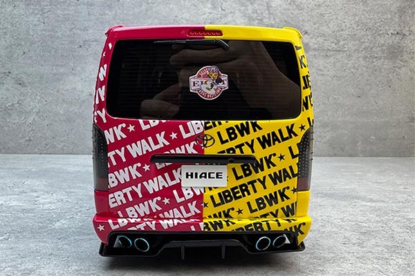 Toyota Hiace LBWK Van Resin Model 1:18 Scale [SD05H364]