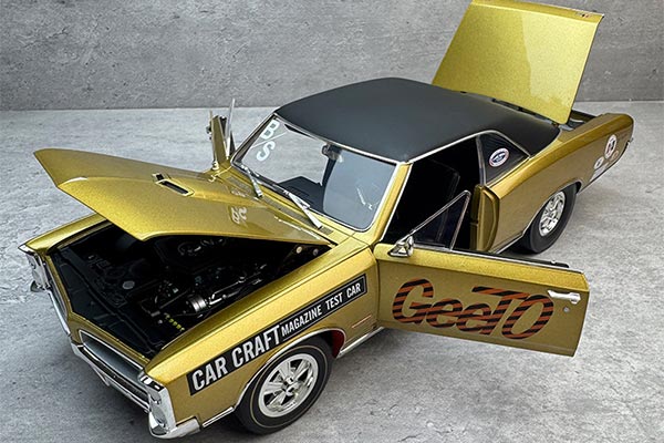 1966 Pontiac GTO Coupe Diecast Car Model 1:18 Scale Golden [SD05H379]