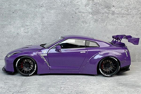 Nissan GT-R R35 Sports Car Diecast Car Model 1:18 Scale [SD05H445]