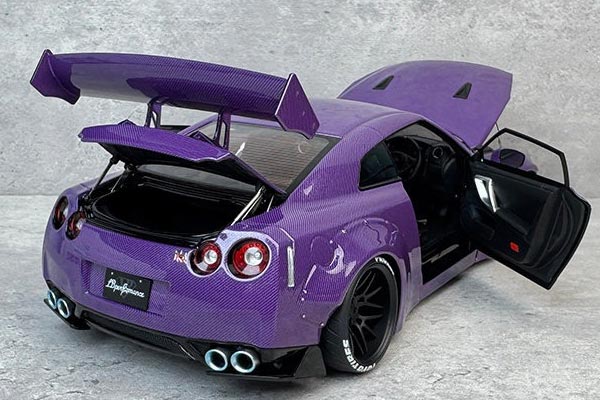 Nissan GT-R R35 Sports Car Diecast Car Model 1:18 Scale [SD05H445]
