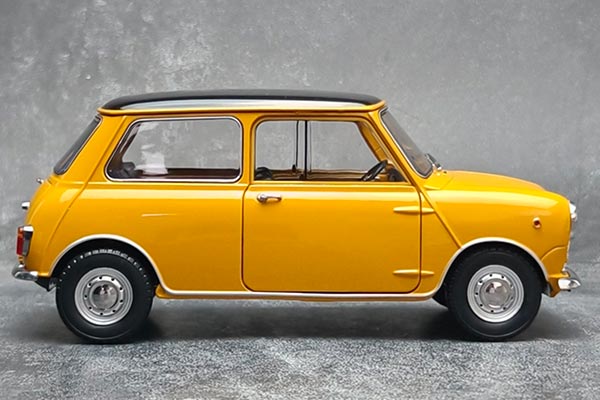 Mini Cooper Diecast Car Model 1:18 Scale [SD05H749]