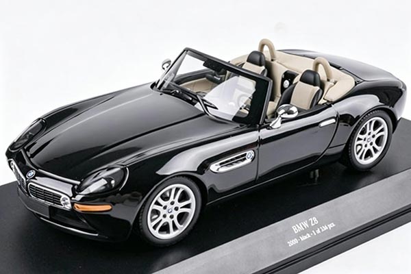 2000 BMW Z8 Roadster Diecast Car Model 1:18 Scale