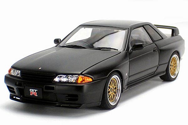 Nissan Skyline GT-R (R32) V-Spec II Diecast Model 1:18 Scale