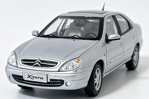 2004 Citroen Xsara Diecast Car Model 1:18 Scale Silver