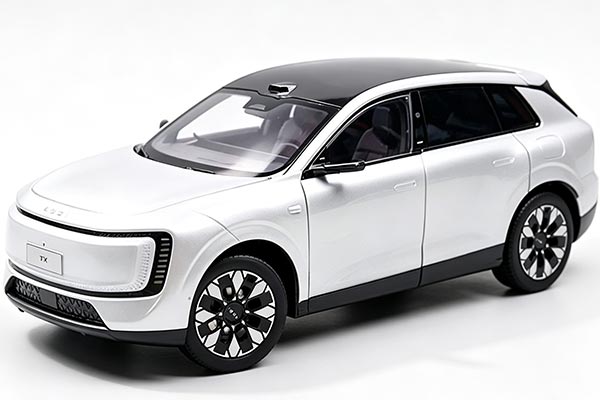 2026 Audi E7X Crossover SUV Diecast Model 1:18 Scale Silver